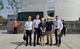 Топ-менеджеры Liga Machinery посетили международную конференцию, которая состоялась на крупнейшей мебельной фабрике Поднебесной.